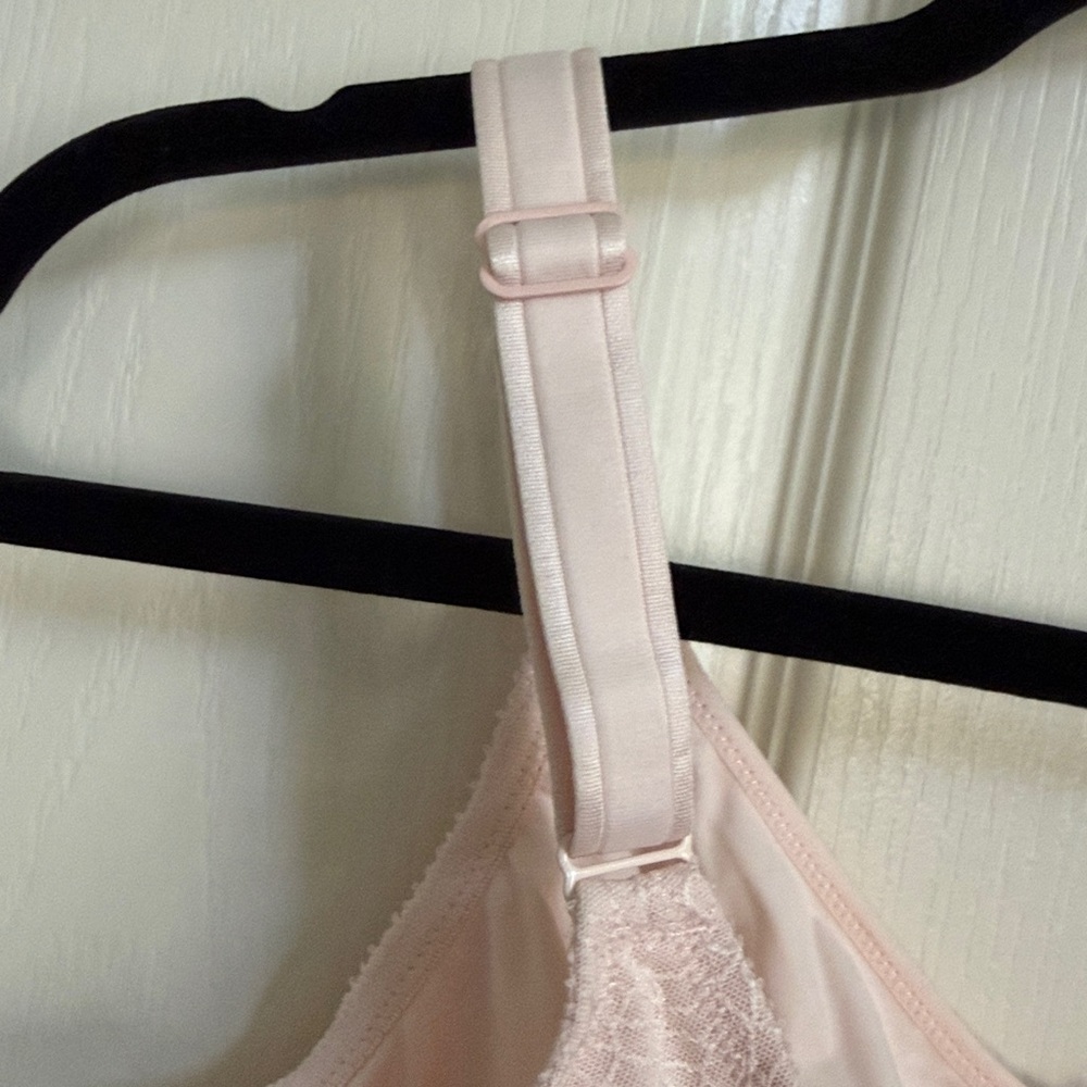 Chantelle C Magnifique Seamless Unlined Minimizer Soft Pink Bra - Picture 3 of 5